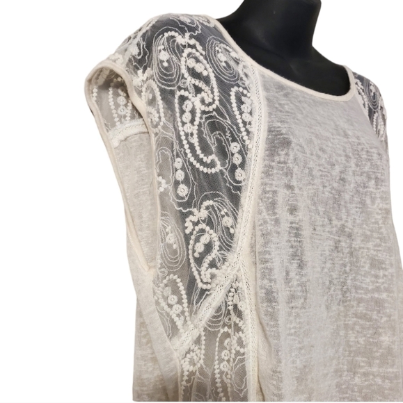 Forever21 - Loose Top with Lace Detail - XL - Picture 2 of 4